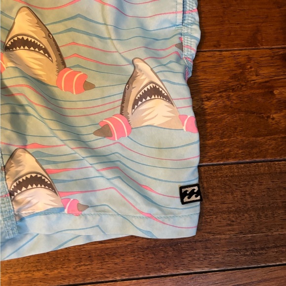 Billabong boys sz medium SHARK Print Swim Shorts - Picture 2 of 4